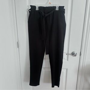Very flattering black dress pants with front pockets
